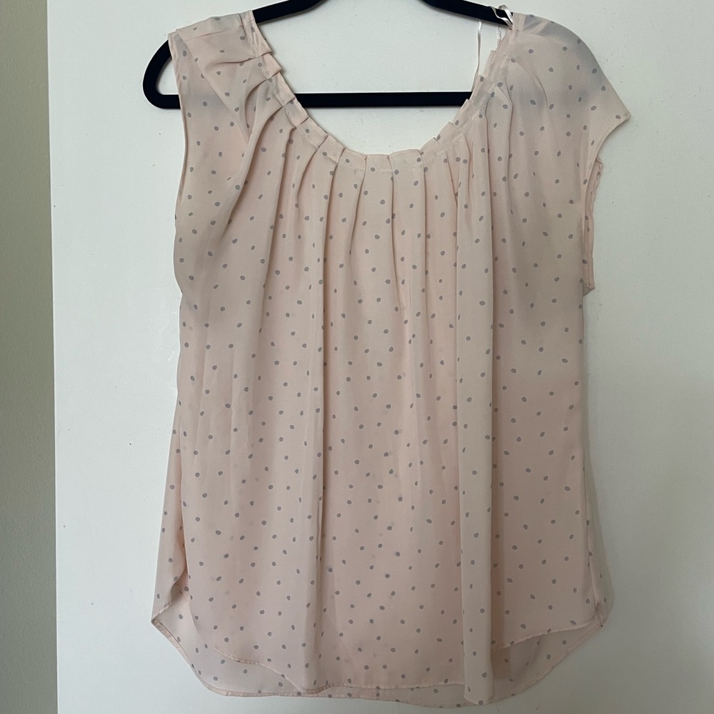 Light weight flowy blouse - perfect for work!